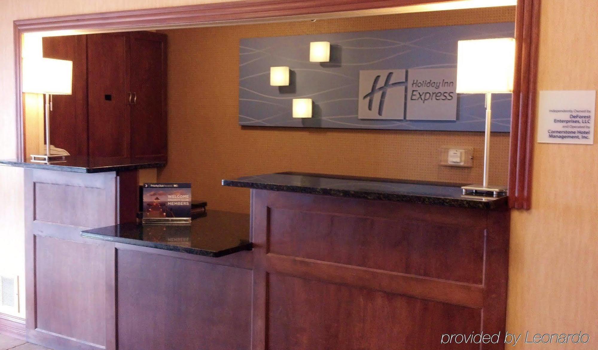Holiday Inn Express Deforest By Ihg Exterior foto